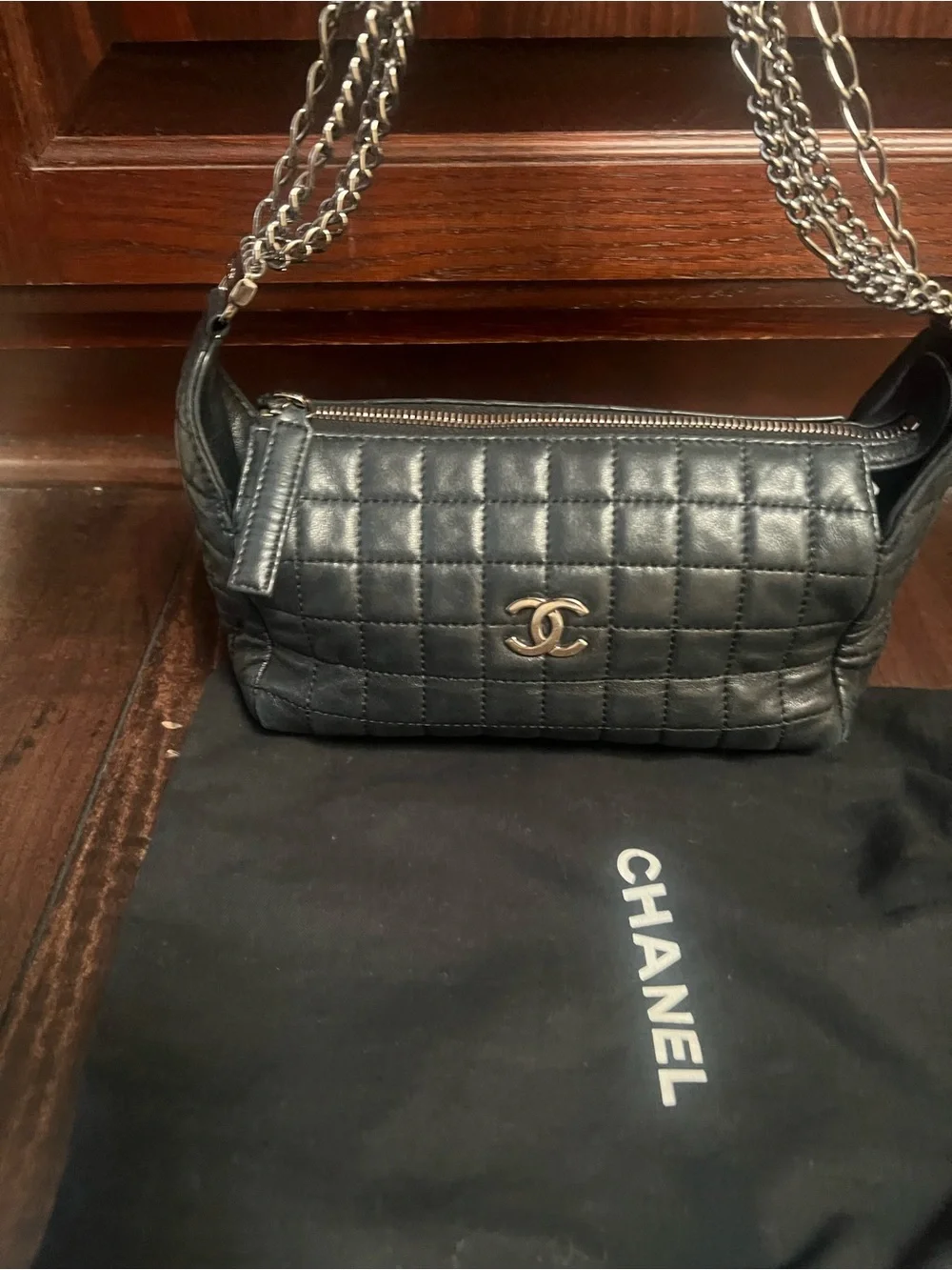 CHANEL Black Quilted Leather Shoulder Bag with Chain Strap and CC Logo